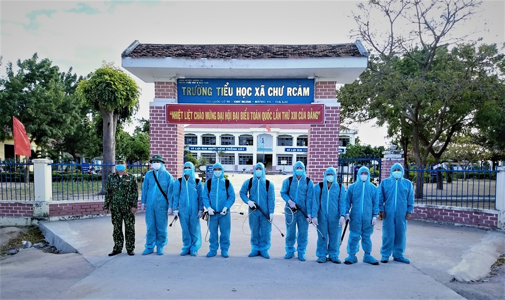 Sẵn sàng thực hiện nhiệm vụ tại Trường tiểu học xã Chư Rcăm, xã Chư RCăm, huyện Krông Pa, Gia Lai.